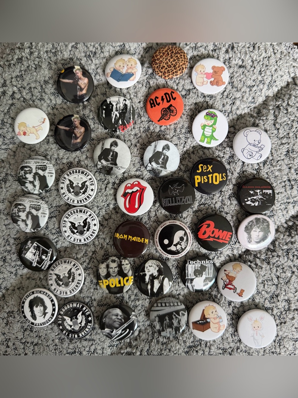 Brandy Melville Pins - 30+